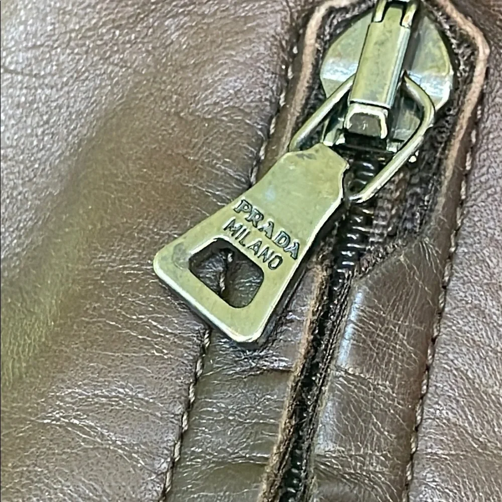 Prada Vintage Brown Over the Knee Leather Boots with Streamlined Design - Picture 15 of 16